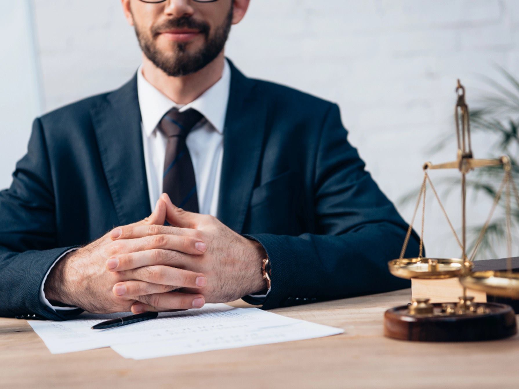 JAVIER RIAÑO & ABOGADOS ASOCIADOS